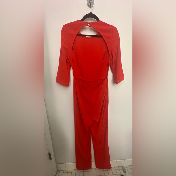 Red backless jumpsuit (S) - Picture 3 of 4